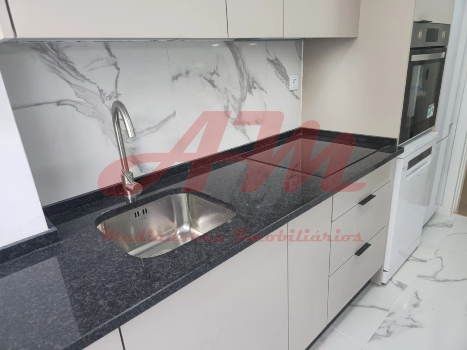 Apartamento T3 para Venda em Falagueira-Venda Nova Foto 4