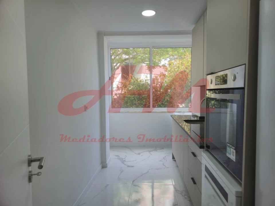 Apartamento T3 para Venda em Falagueira-Venda Nova Foto 2