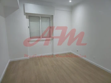 Apartamento T3 para Venda em Falagueira-Venda Nova