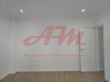 Apartamento T3 para Venda em Falagueira-Venda Nova