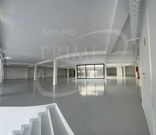 Armazém para Arrendamento em Paranhos