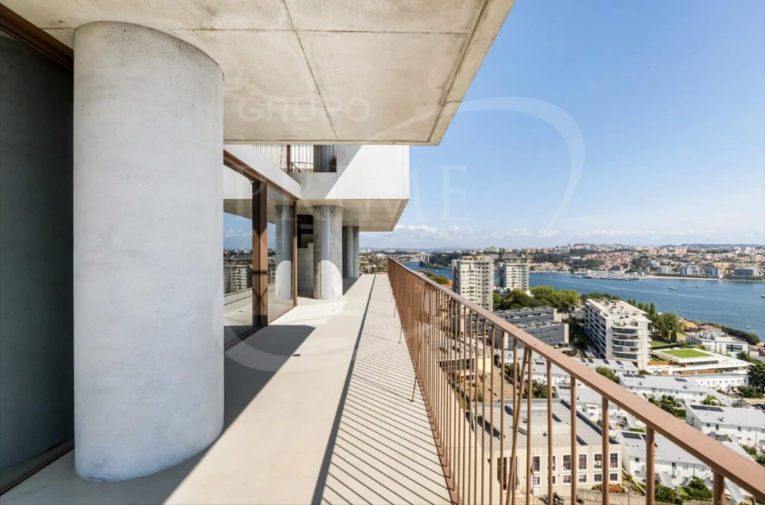 Apartamento T4 para Venda em Aldoar, Foz do Douro e Nevogilde Foto 1