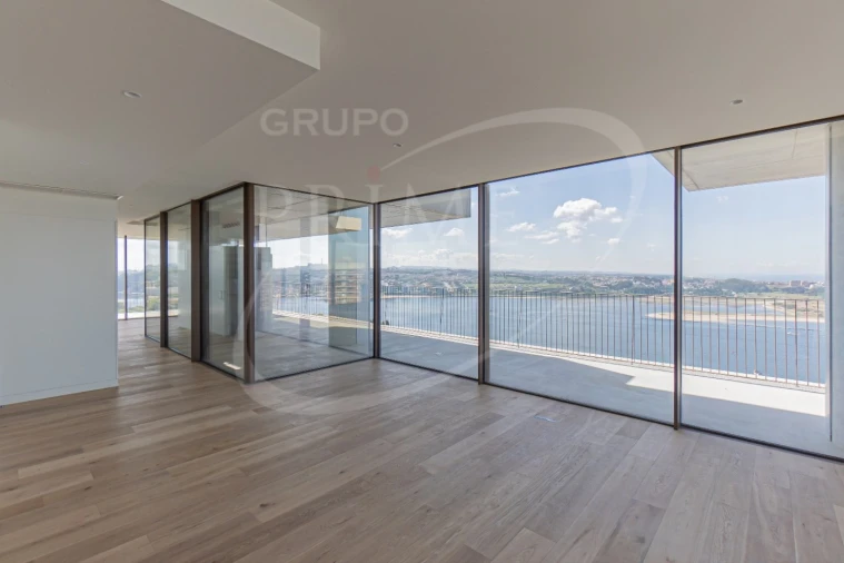 Apartamento T4 para Venda em Aldoar, Foz do Douro e Nevogilde Foto 2