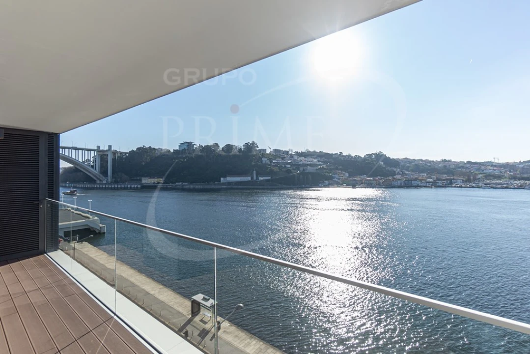 Apartamento T3 para Arrendamento em Lordelo do Ouro e Massarelos Foto 2