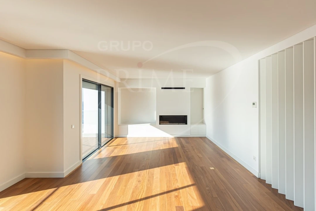 Apartamento T3 para Arrendamento em Lordelo do Ouro e Massarelos Foto 3