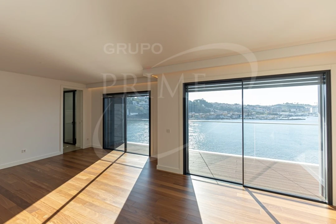 Apartamento T3 para Arrendamento em Lordelo do Ouro e Massarelos Foto 5