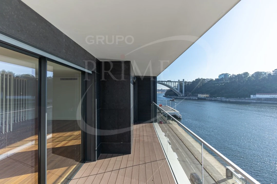 Apartamento T3 para Arrendamento em Lordelo do Ouro e Massarelos Foto 8