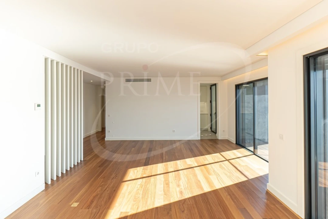 Apartamento T3 para Arrendamento em Lordelo do Ouro e Massarelos Foto 9