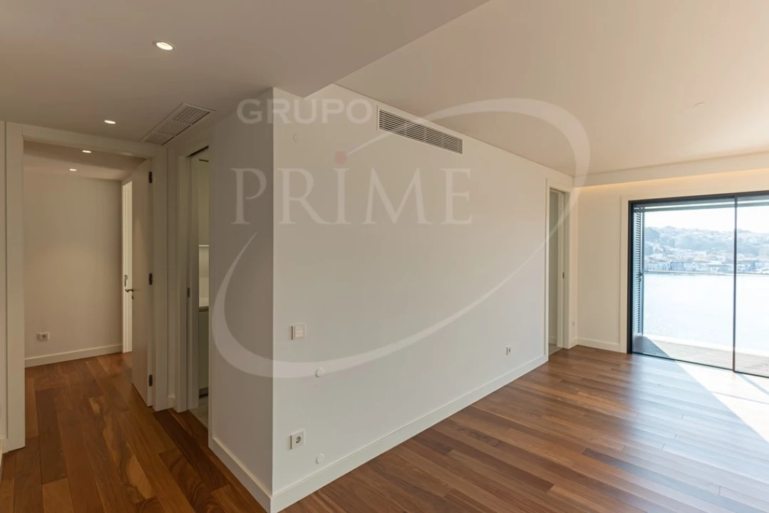 Apartamento T3 para Arrendamento em Lordelo do Ouro e Massarelos Foto 12