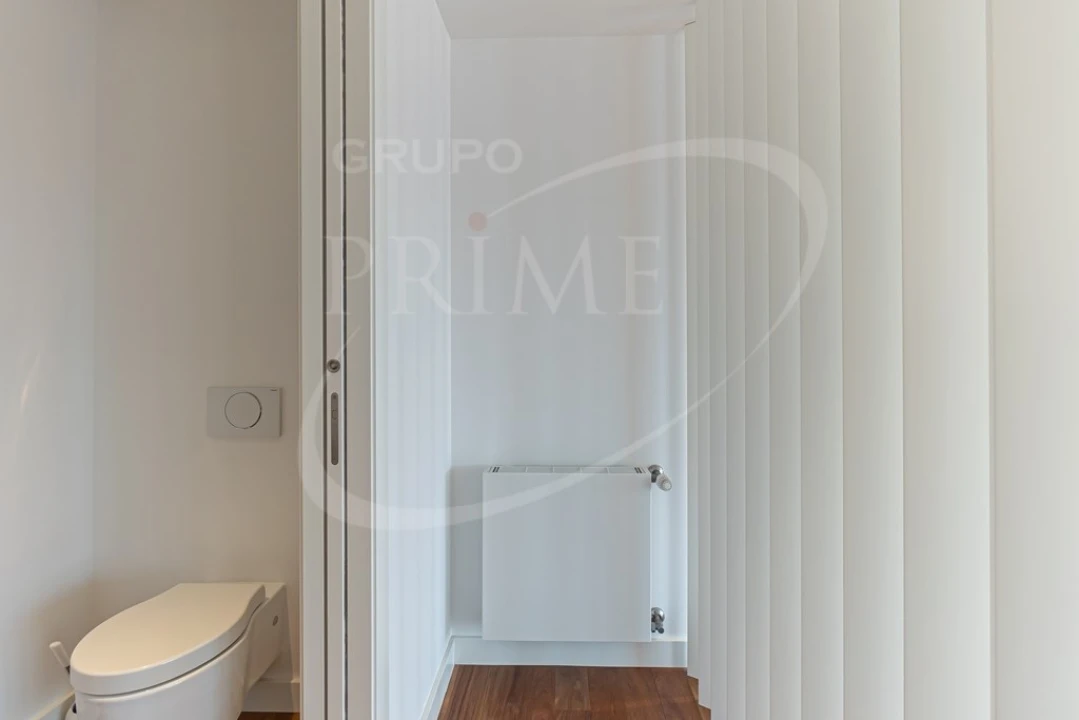 Apartamento T3 para Arrendamento em Lordelo do Ouro e Massarelos Foto 13