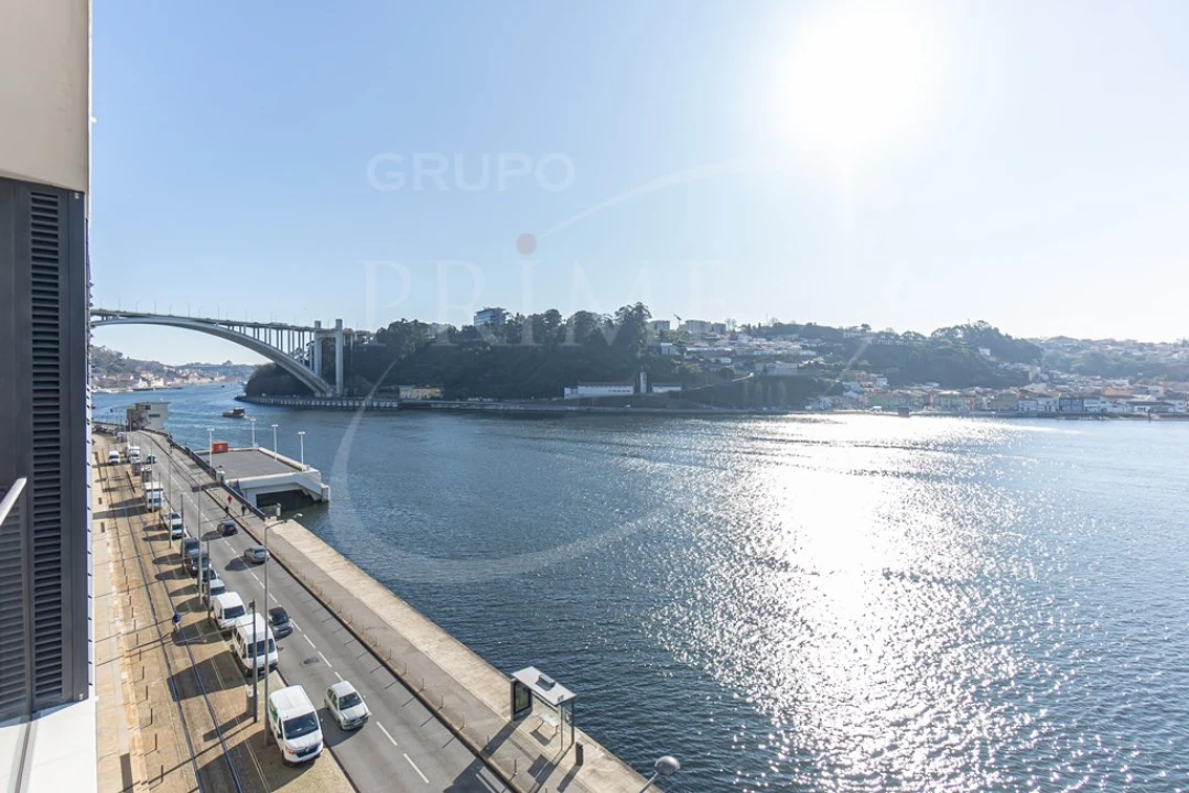 Apartamento T3 para Arrendamento em Lordelo do Ouro e Massarelos Foto 14