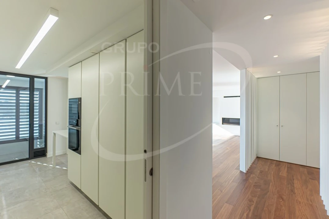 Apartamento T3 para Arrendamento em Lordelo do Ouro e Massarelos Foto 18