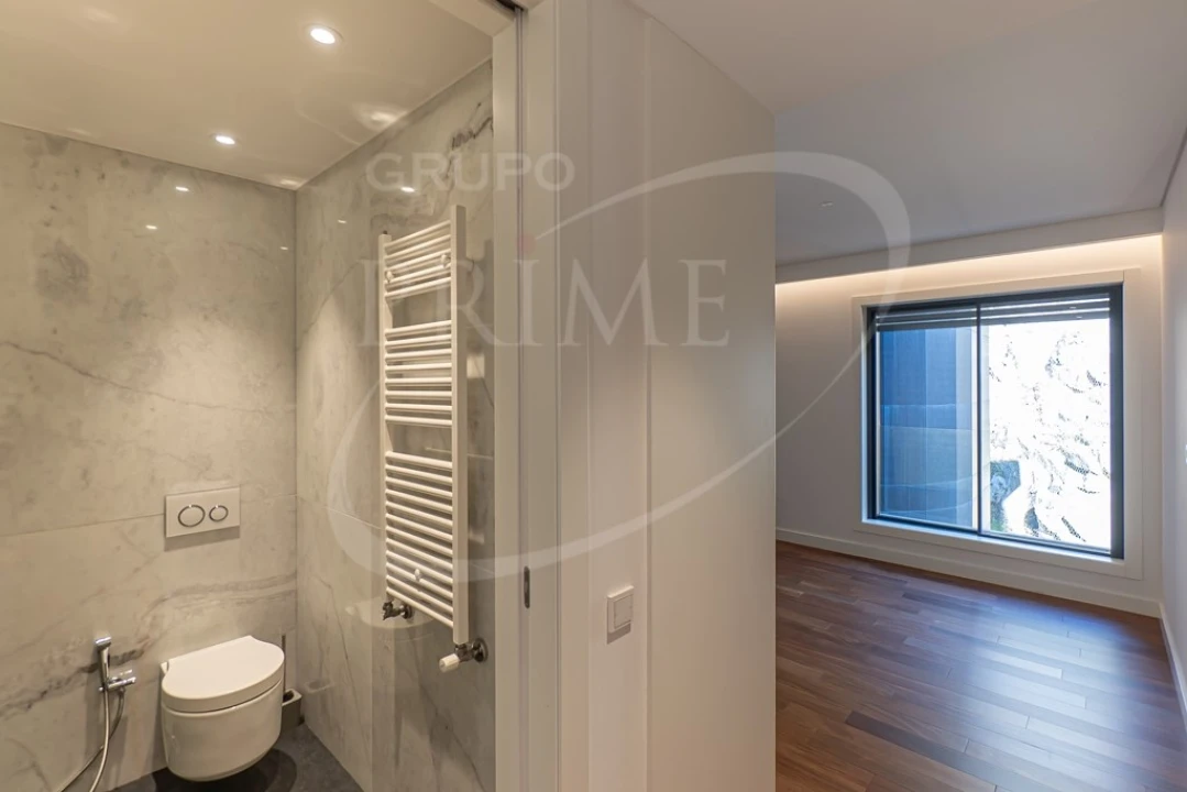 Apartamento T3 para Arrendamento em Lordelo do Ouro e Massarelos Foto 20