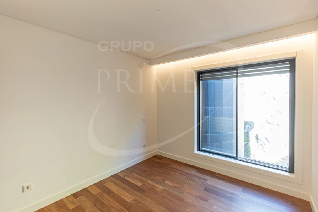 Apartamento T3 para Arrendamento em Lordelo do Ouro e Massarelos Foto 22