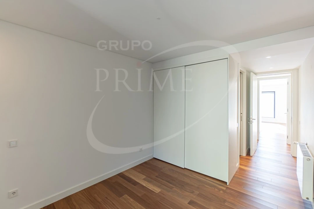 Apartamento T3 para Arrendamento em Lordelo do Ouro e Massarelos Foto 26