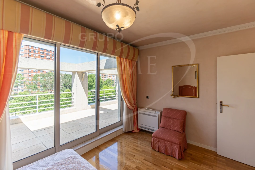 Apartamento T6 para Venda em Aldoar, Foz do Douro e Nevogilde Foto 16
