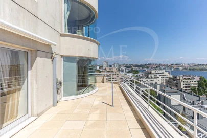 Apartamento T6 para Venda em Aldoar, Foz do Douro e Nevogilde