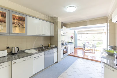 Apartamento T6 para Venda em Aldoar, Foz do Douro e Nevogilde