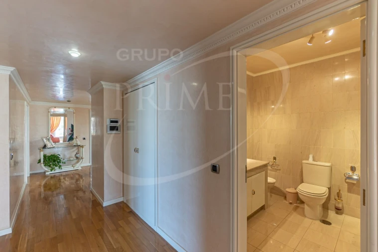 Apartamento T6 para Venda em Aldoar, Foz do Douro e Nevogilde Foto 14
