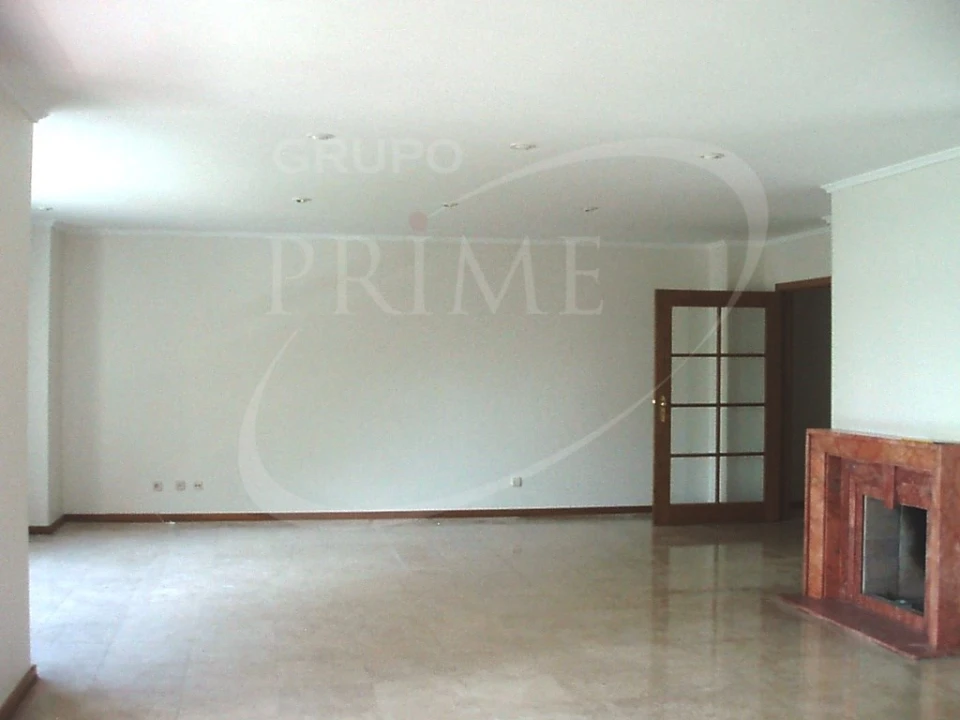Apartamento T3 para Arrendamento em Aldoar, Foz do Douro e Nevogilde Foto 2
