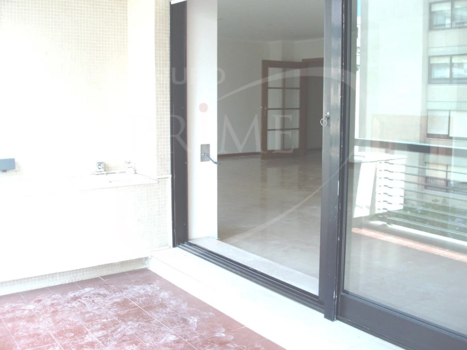 Apartamento T3 para Arrendamento em Aldoar, Foz do Douro e Nevogilde Foto 3