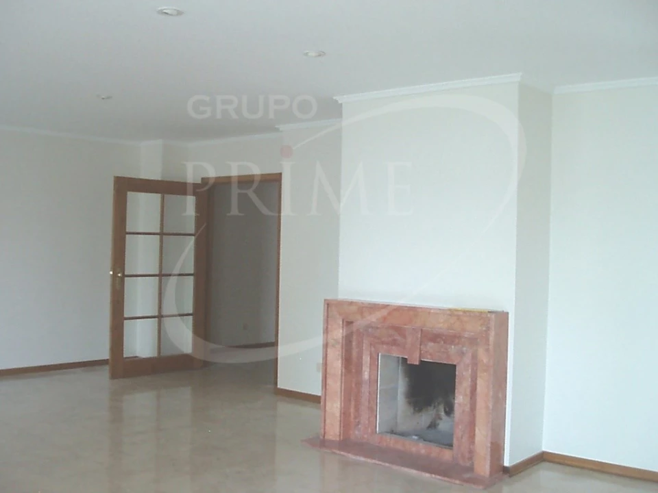 Apartamento T3 para Arrendamento em Aldoar, Foz do Douro e Nevogilde Foto 4