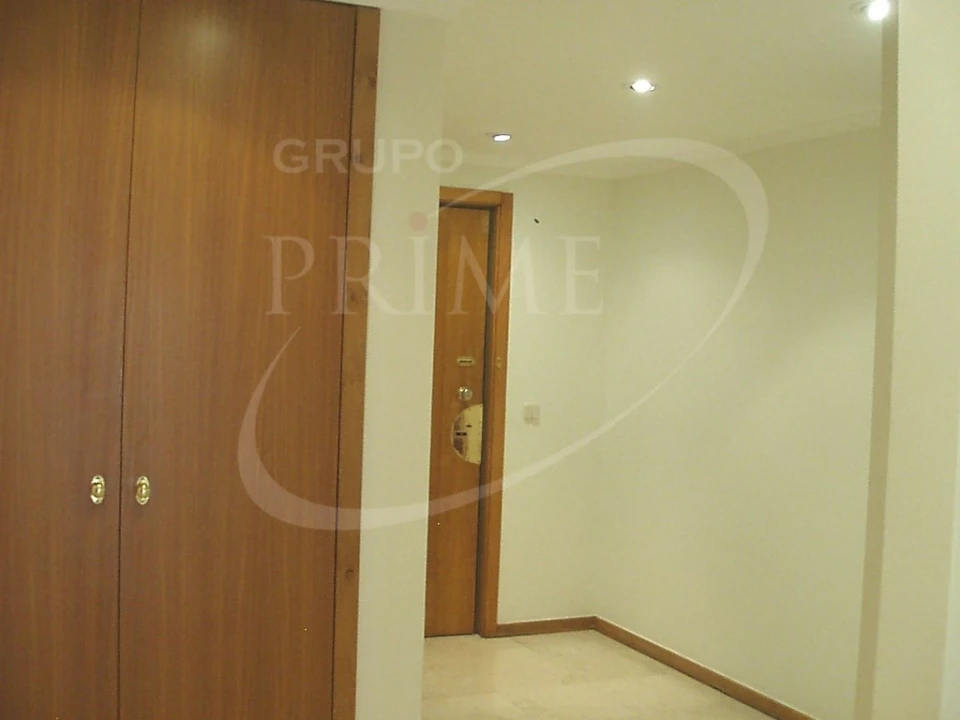 Apartamento T3 para Arrendamento em Aldoar, Foz do Douro e Nevogilde Foto 6