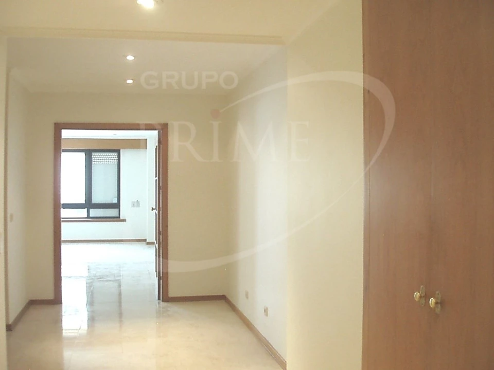 Apartamento T3 para Arrendamento em Aldoar, Foz do Douro e Nevogilde Foto 7
