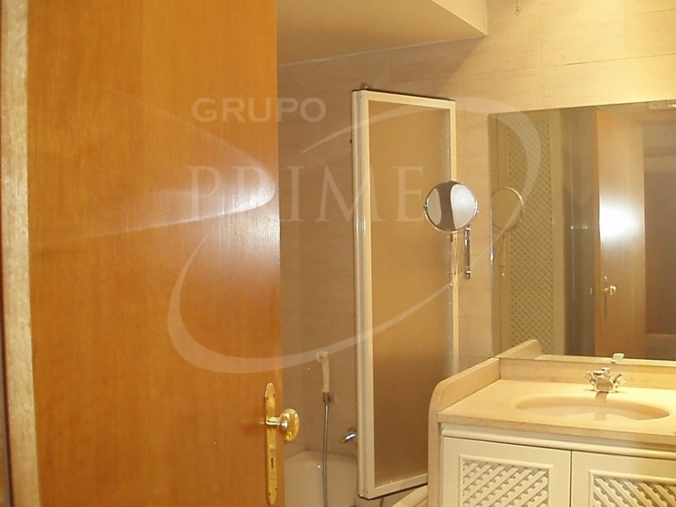 Apartamento T3 para Arrendamento em Aldoar, Foz do Douro e Nevogilde Foto 9