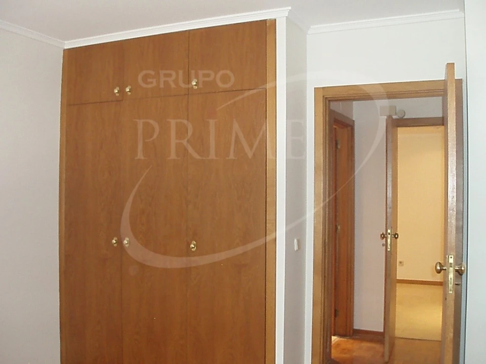 Apartamento T3 para Arrendamento em Aldoar, Foz do Douro e Nevogilde Foto 12