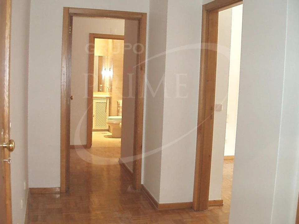 Apartamento T3 para Arrendamento em Aldoar, Foz do Douro e Nevogilde Foto 13