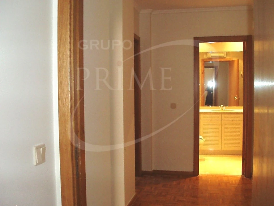 Apartamento T3 para Arrendamento em Aldoar, Foz do Douro e Nevogilde Foto 14