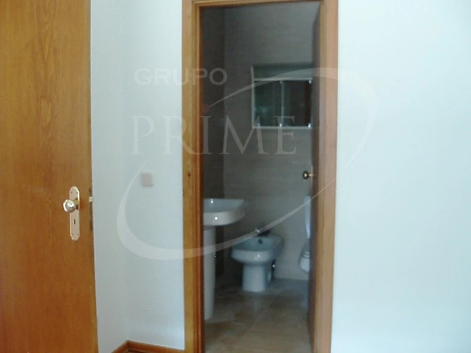 Apartamento T3 para Arrendamento em Aldoar, Foz do Douro e Nevogilde Foto 16