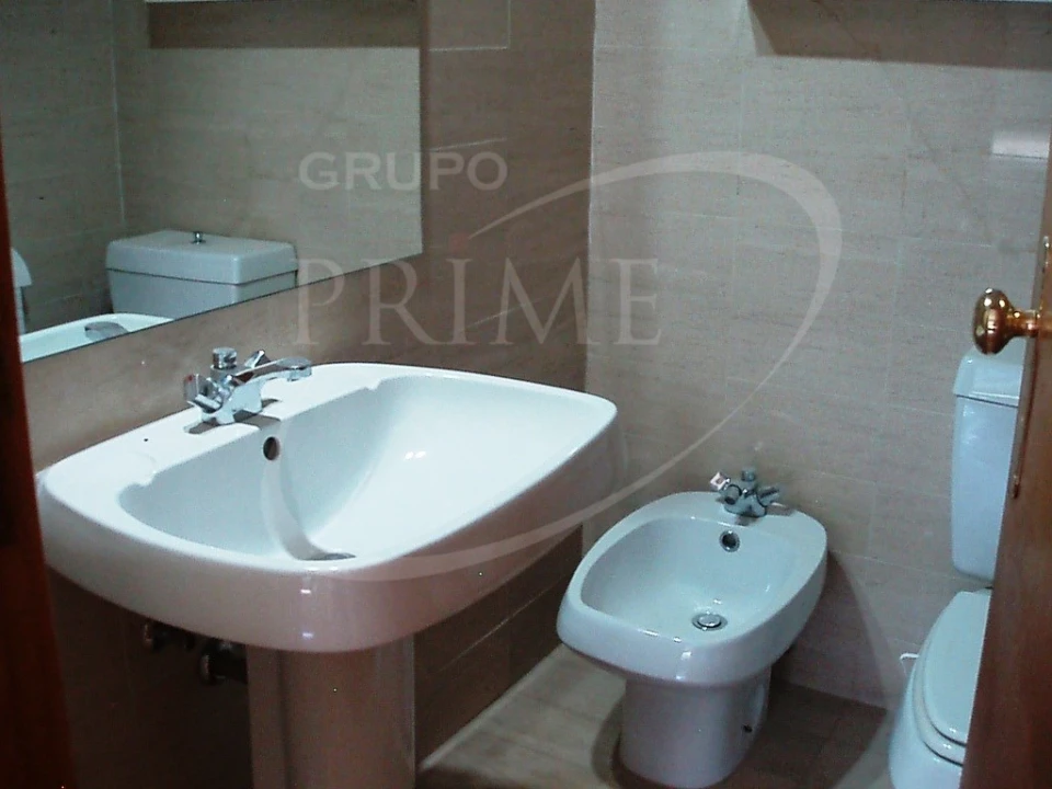 Apartamento T3 para Arrendamento em Aldoar, Foz do Douro e Nevogilde Foto 17