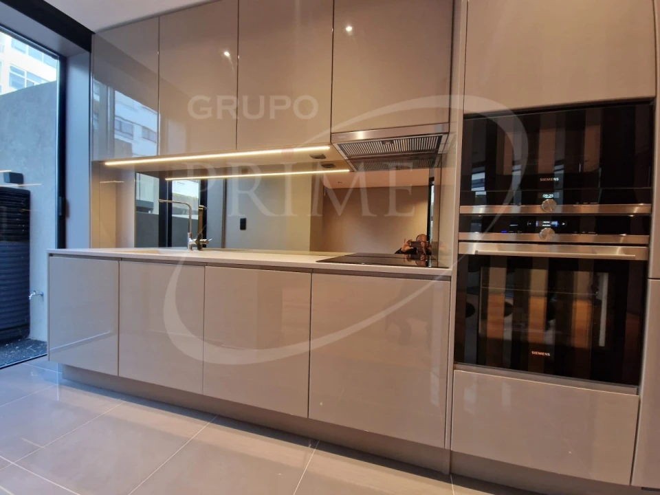 Apartamento T1 para Arrendamento em Aldoar, Foz do Douro e Nevogilde Foto 1