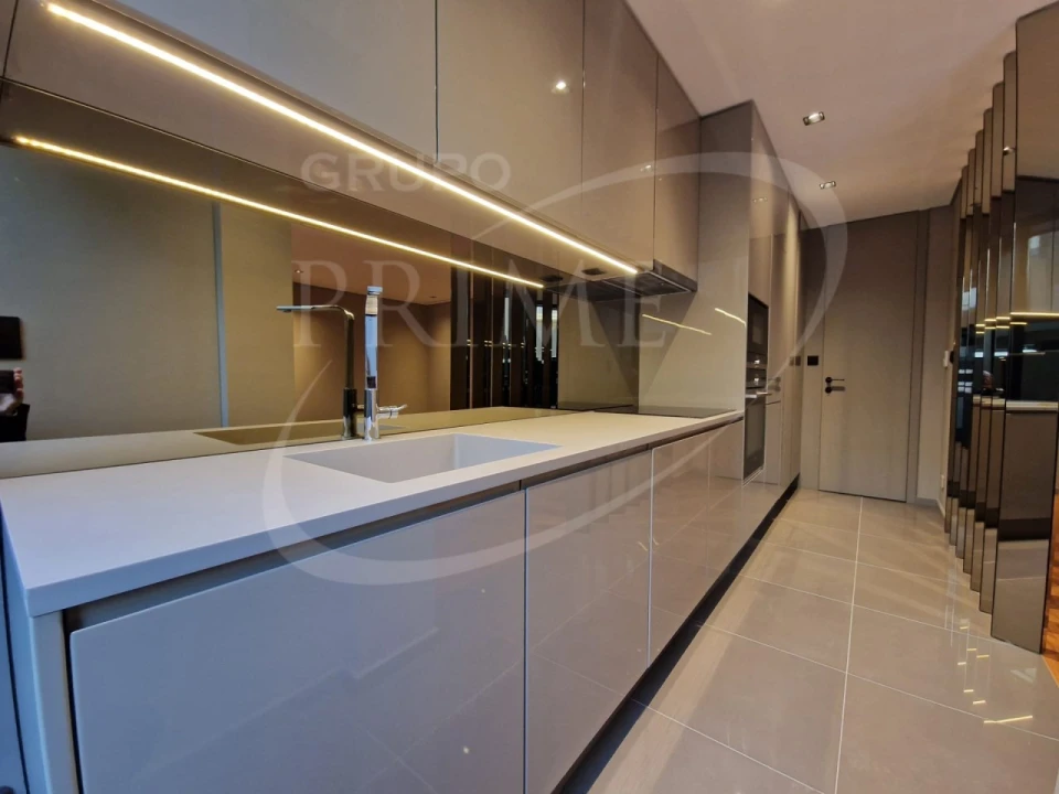 Apartamento T1 para Arrendamento em Aldoar, Foz do Douro e Nevogilde Foto 2