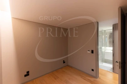 Apartamento T1 para Arrendamento em Aldoar, Foz do Douro e Nevogilde