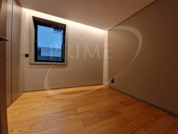 Apartamento T1 para Arrendamento em Aldoar, Foz do Douro e Nevogilde