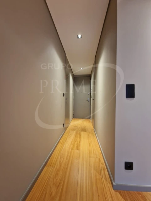 Apartamento T1 para Arrendamento em Aldoar, Foz do Douro e Nevogilde