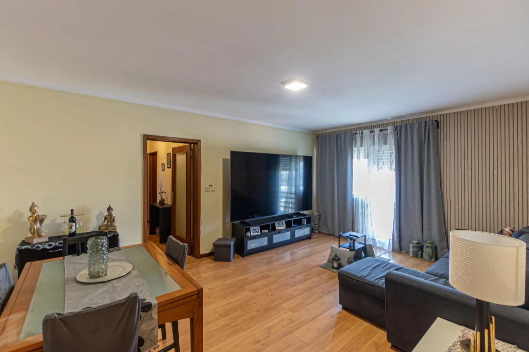 Apartamento T2 para Venda em Ramalde Foto 11