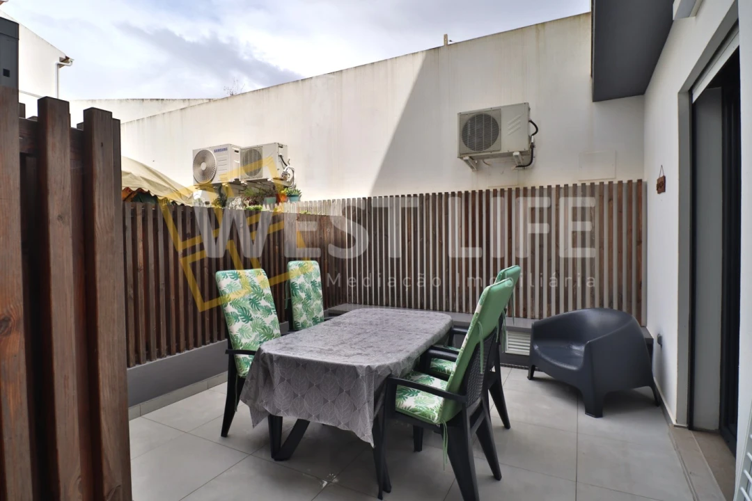 Apartamento T1 para Arrendamento em Silveira Foto 11