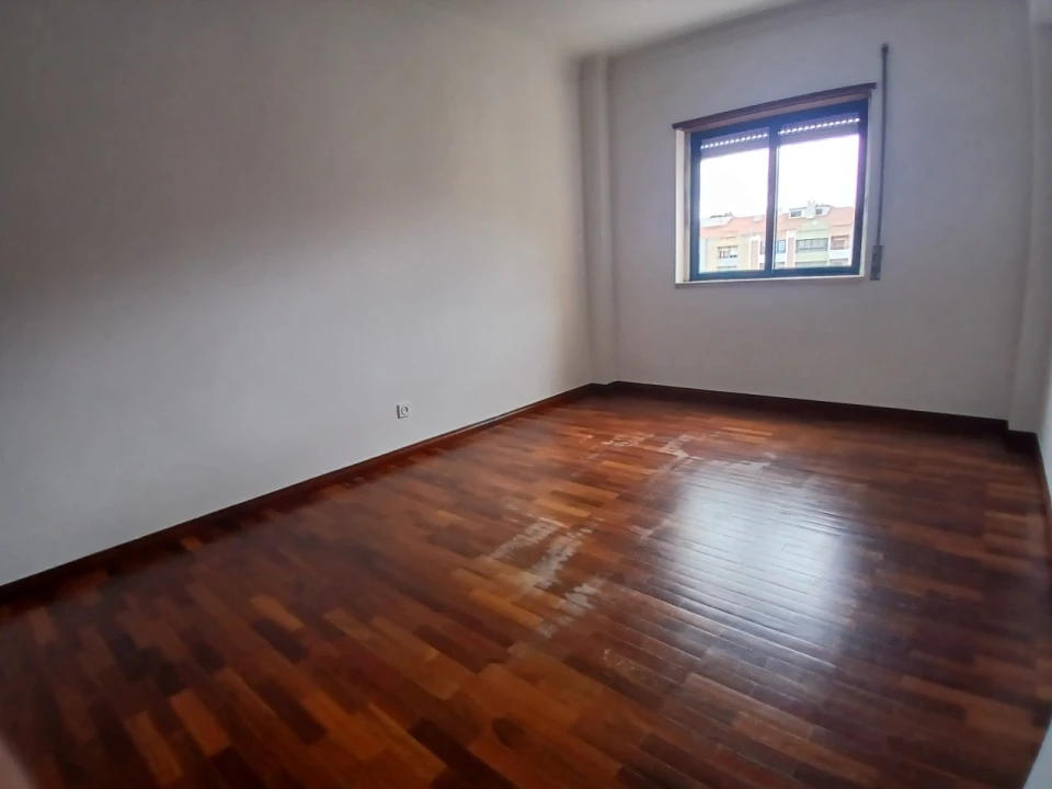 Apartamento T2 para Arrendamento em Algueirão-Mem Martins Foto 19