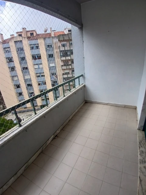 Apartamento T2 para Arrendamento em Algueirão-Mem Martins