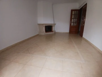 Apartamento T2 para Arrendamento em Algueirão-Mem Martins
