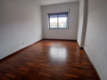 Apartamento T2 para Arrendamento em Algueirão-Mem Martins