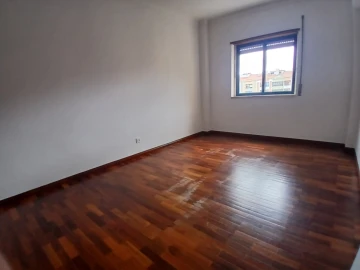 Apartamento T2 para Arrendamento em Algueirão-Mem Martins