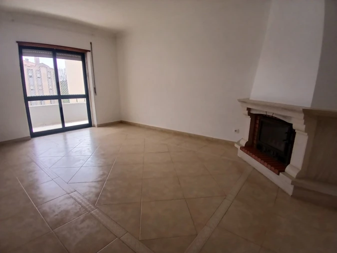 Apartamento T2 para Arrendamento em Algueirão-Mem Martins Foto 2