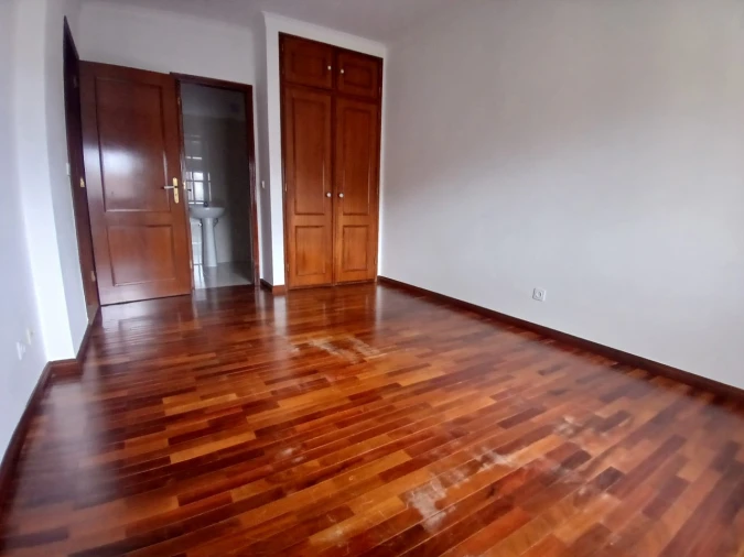 Apartamento T2 para Arrendamento em Algueirão-Mem Martins Foto 5