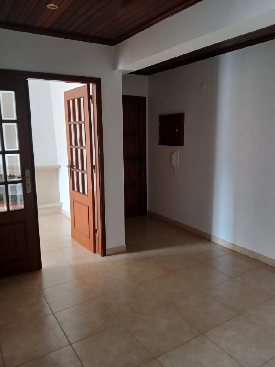 Apartamento T2 para Arrendamento em Algueirão-Mem Martins Foto 11