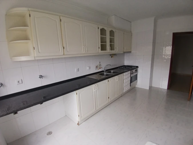Apartamento T2 para Arrendamento em Algueirão-Mem Martins Foto 13